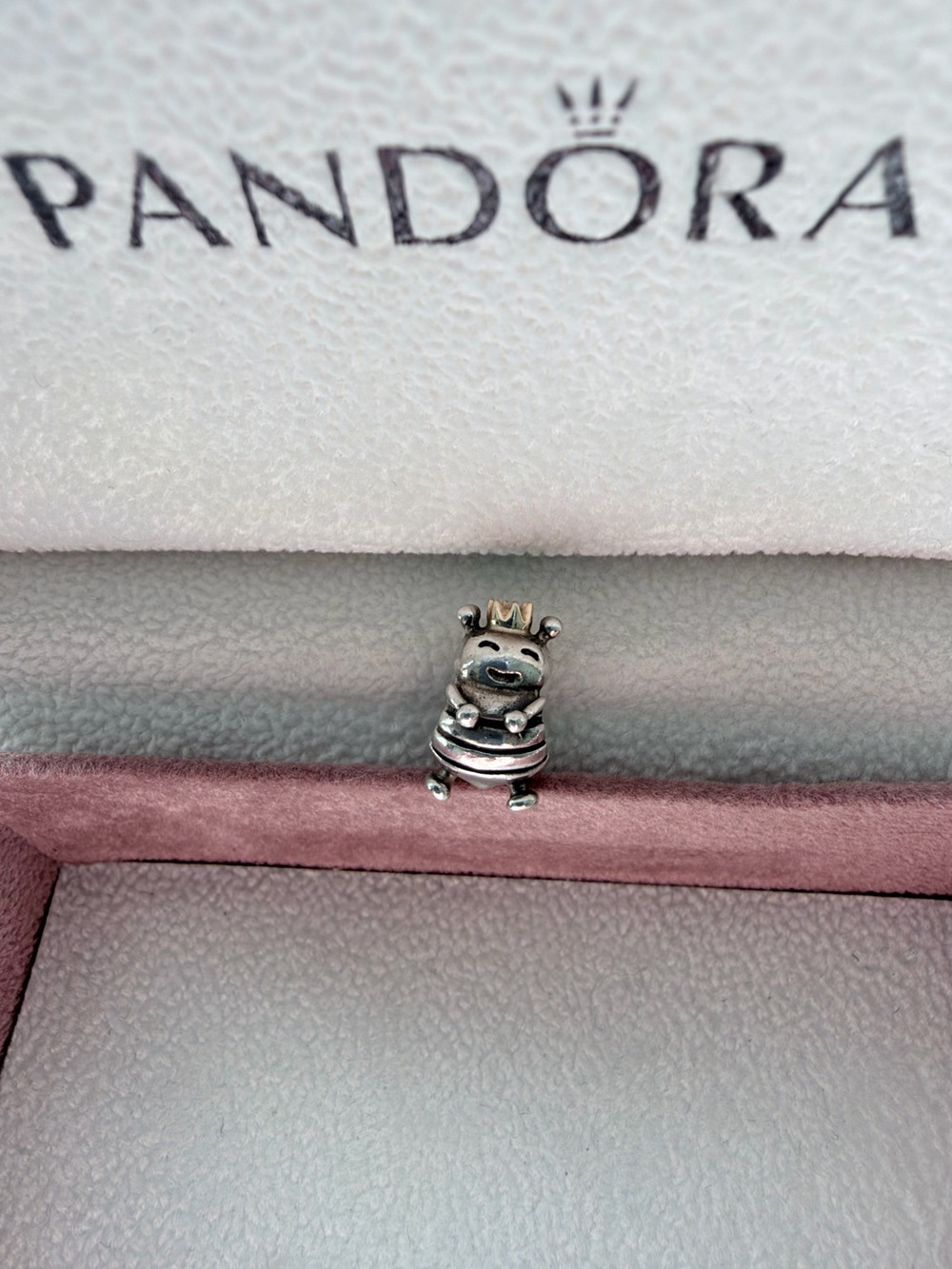 Pandora ‘Queen Bee’ charm